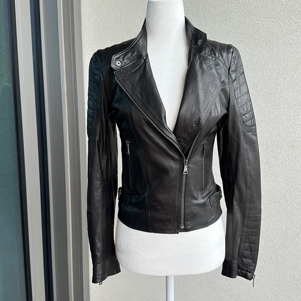 Lather jacket. Black. Size 38. Excellent condition
